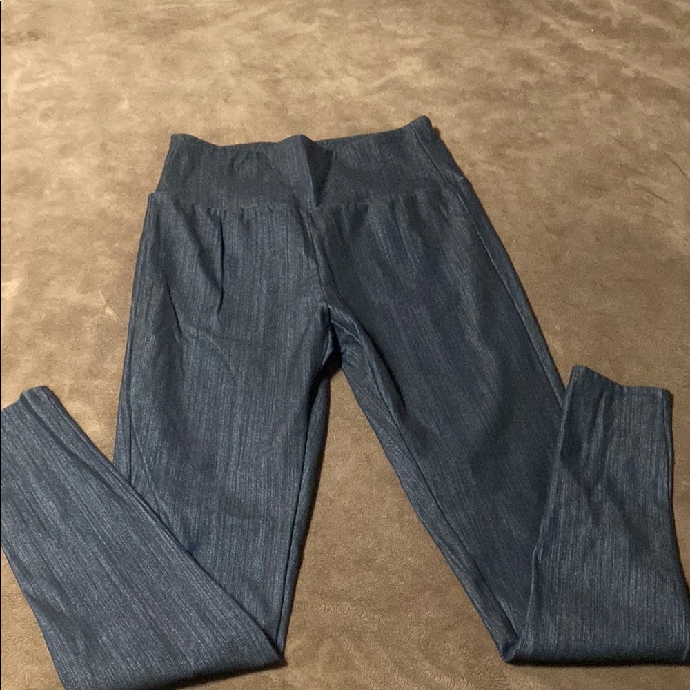 Agnes and Dora black leggings size small